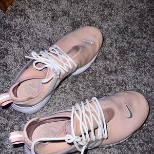 Women’s Nike presto pink size 8